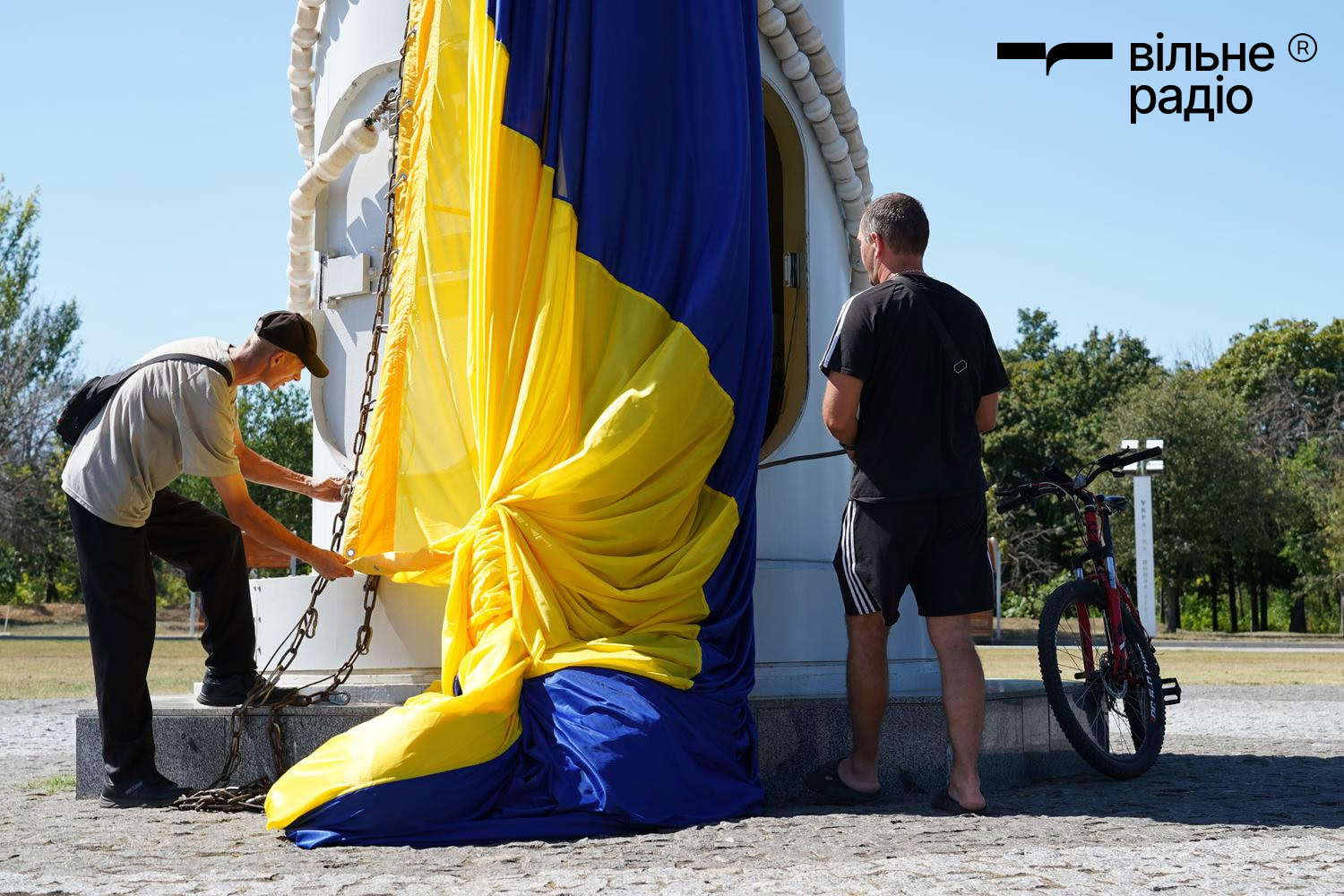 Український стяг знову на 80-метровому флагштоку Краматорська: фото