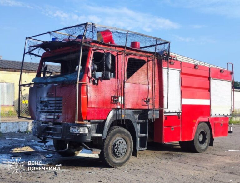 Вночі у Краматорську російські військові били дроном по рятувальниках: що відомо
