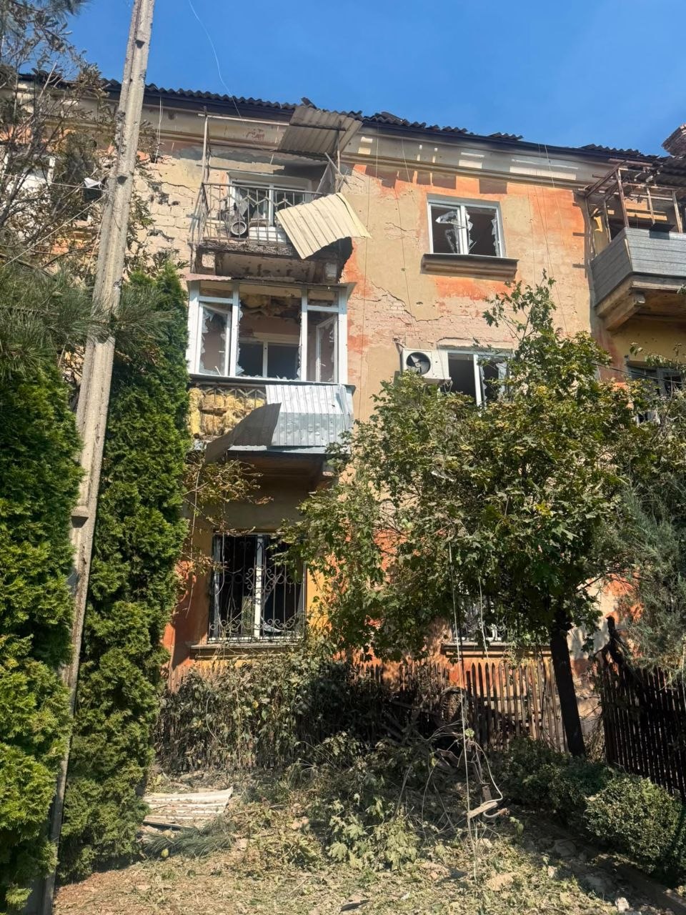 Семь человек получили ранения в результате ударов РФ по Славянску