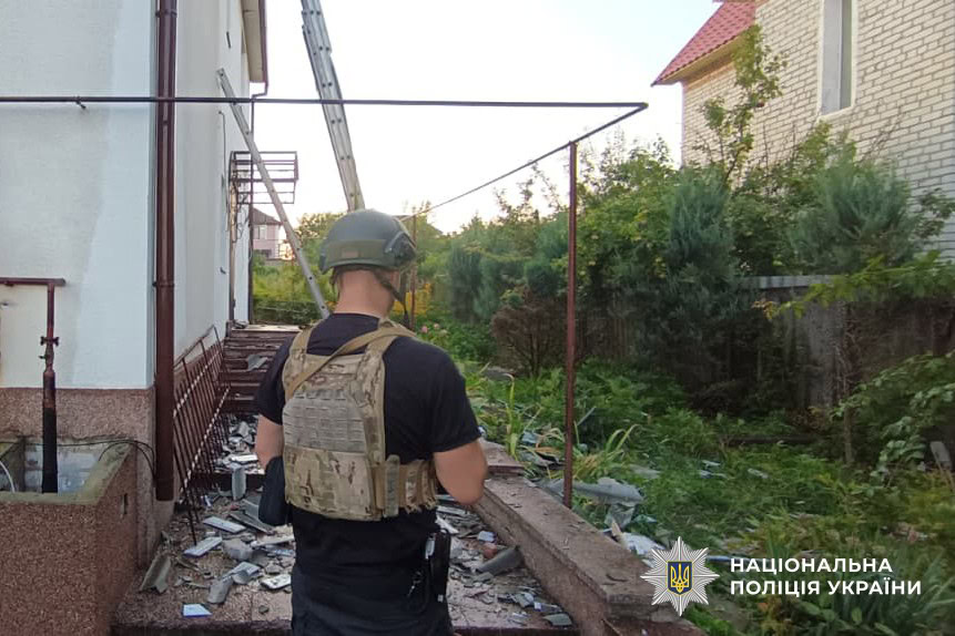 Наслідки удару російського дрона по Донеччині
