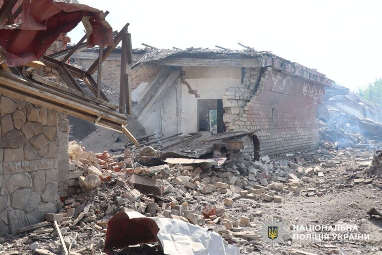 Один загиблий та п’ятнадцять поранених: якими були наслідки російських ударів по Донеччині 7 серпня (ЗВЕДЕННЯ)