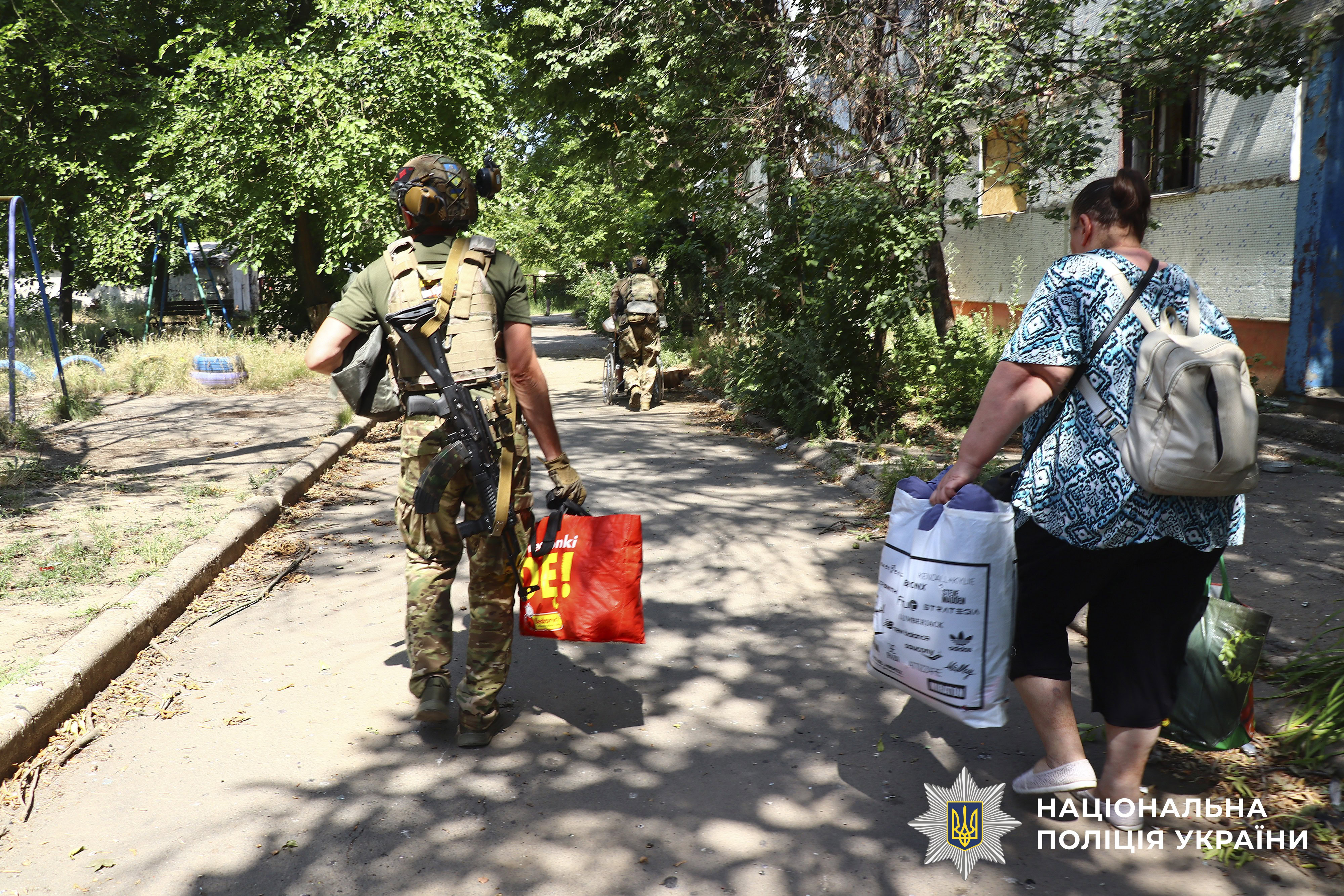 "Далі терпіти не можна": з прифронтової Дружківки евакуювали ще чотирьох людей