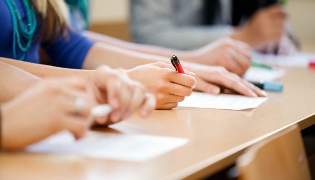 Більш як 6,3 тисячі абітурієнтів з ТОТ зможуть вступити на бюджет за “квотою-2”: скількох вже зарахували