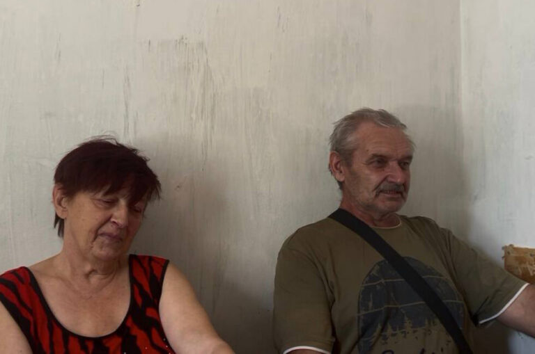 Окупанти використовують нібито вивезених із Покровська жителів у своїх репортажах, де звинувачують ЗСУ у “терорі”