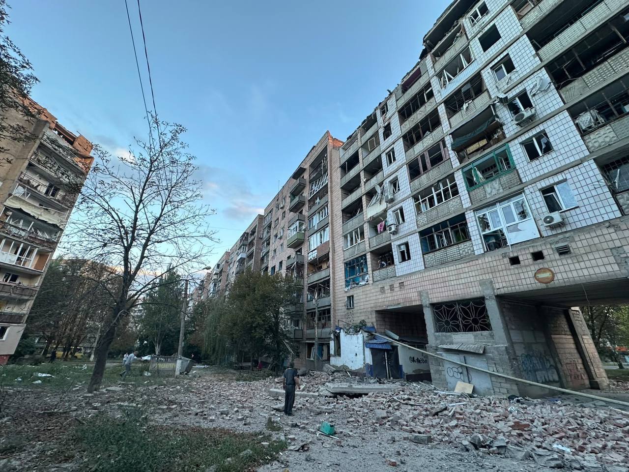 руйнування у центрі Краматорська після влучання авіабомби