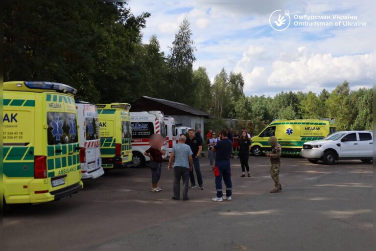З окупації повернули ще 13 людей, серед них — маломобільні, літні та тяжкохворі