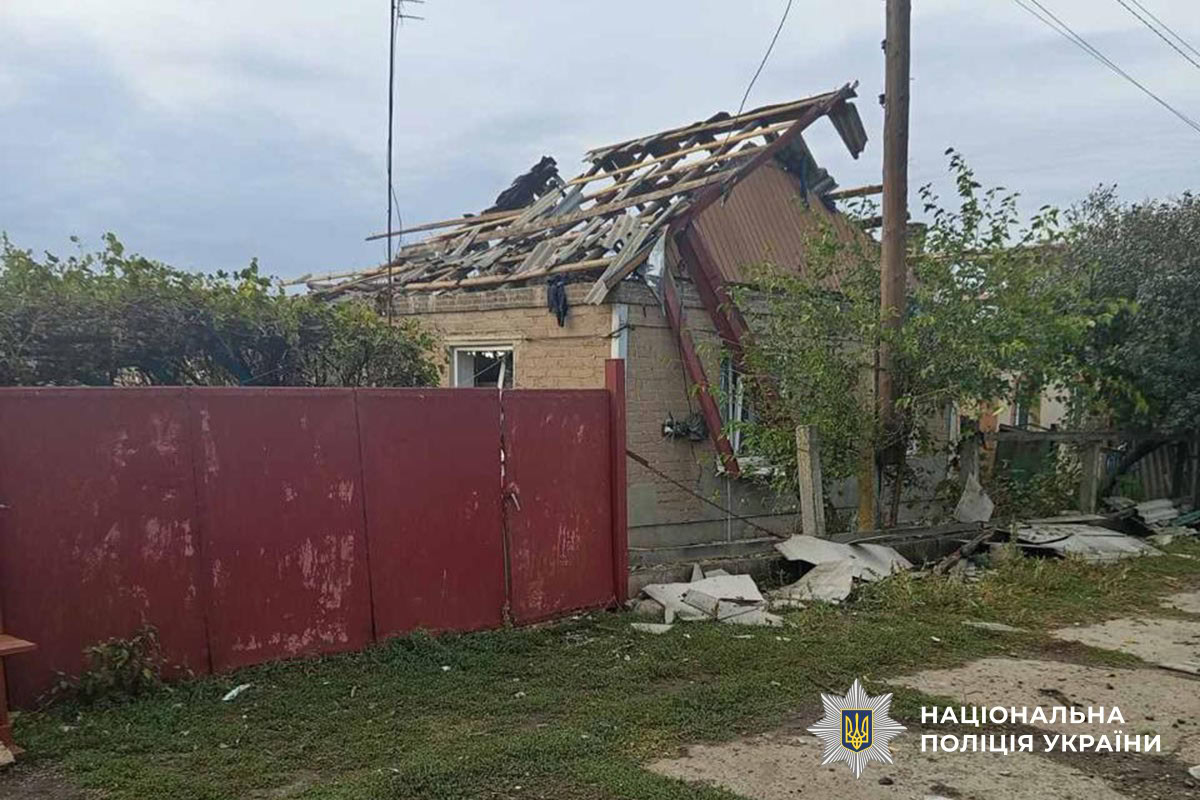 Наслідки російського обстрілу Бузинівки Олександрівської громади