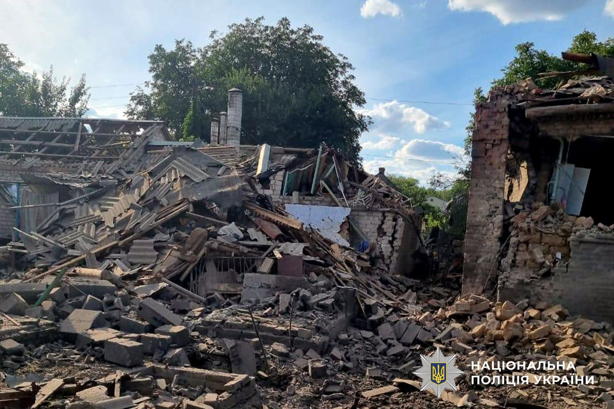 Пошкоджені будинки та цивільні об’єкти після обстрілів Донеччини