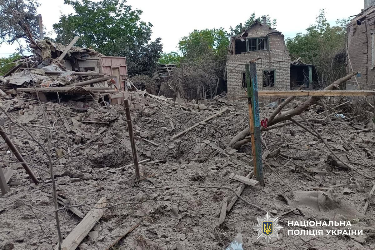 Наслідки російського удару по Краматорську авіабомбами та дронами