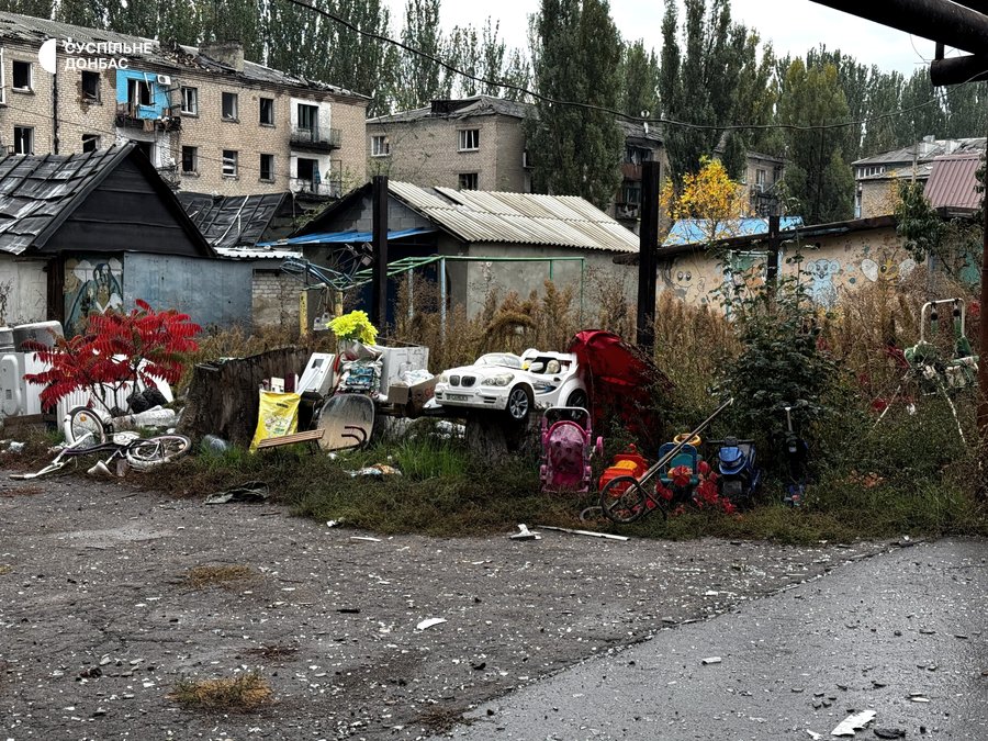 Прифронтове місто Білозерське у жовтні 2026 року — зруйновані будівлі та безлюдні вулиці