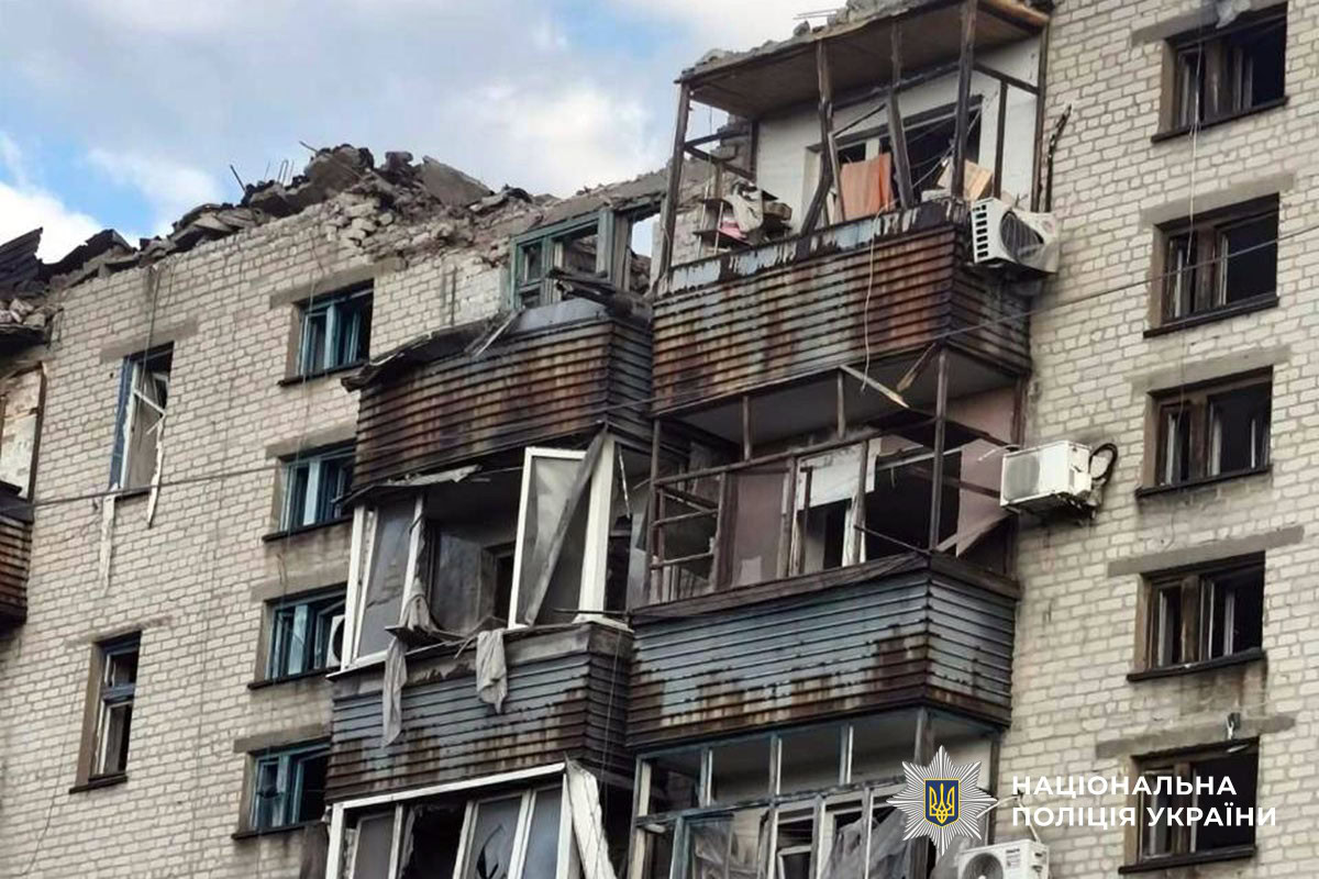 Обстріл Слов’янська 21 жовтня 2026 року — російські авіабомби та дрони пошкодили багатоповерхівки, поранені восьмеро людей
