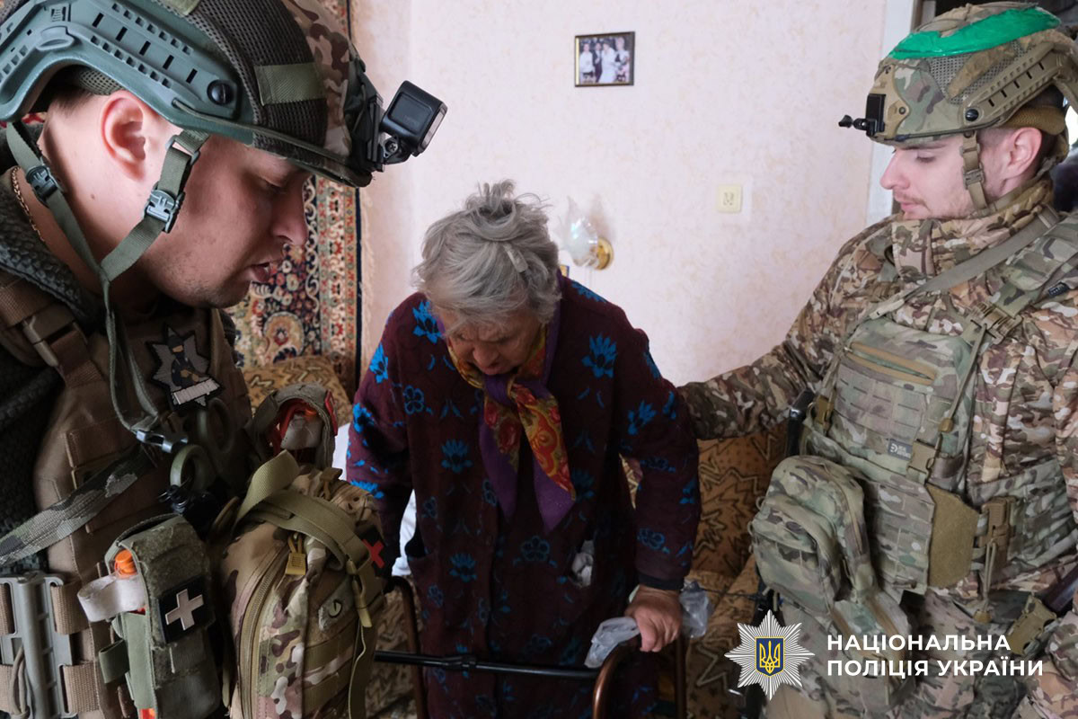 Росіяни атакували автівку "Білих Янголів" під час евакуації, однак їм вдалося врятувати пʼятьох людей з Краматорської громади