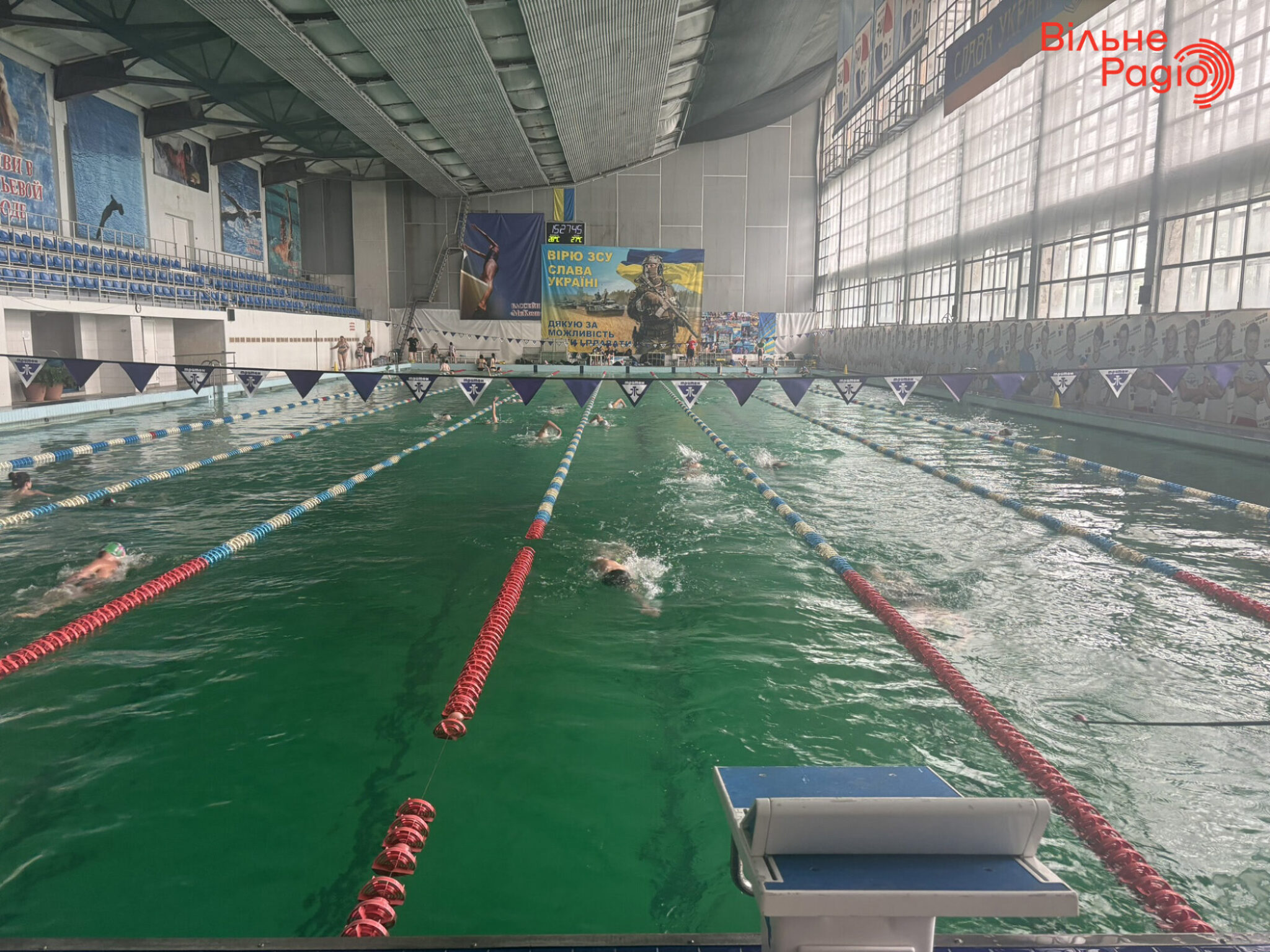 Данило Чуфаров на тренуванні у басейні Кам’янського. Фото: Вікторія Журавель/Вільне радіо